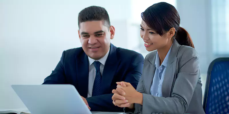 Why Partner with the Best TN Visa Consultants for Canadian Applicants for Qatar?